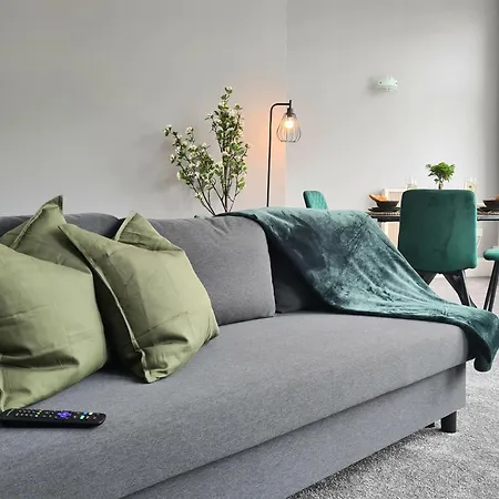 Apartment Royal Retreat - Free Parking Nearby Ultra Fast Wifi