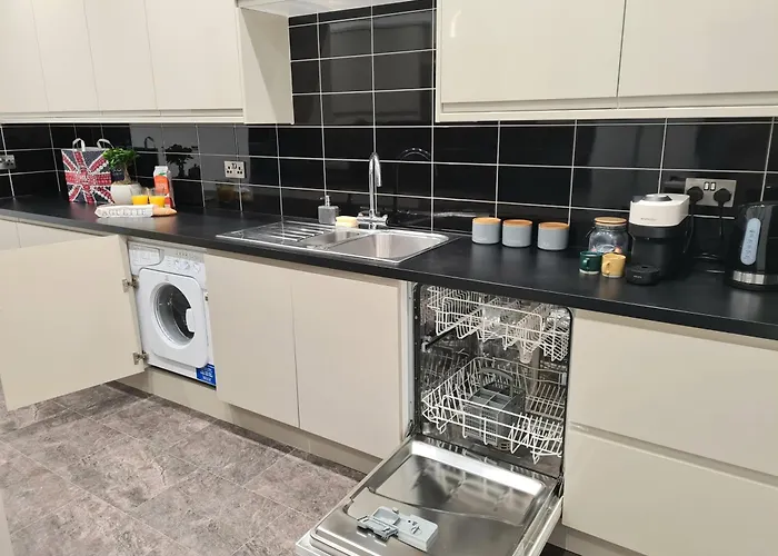 Royal Retreat - Free Parking Nearby Ultra Fast Wifi Apartamento