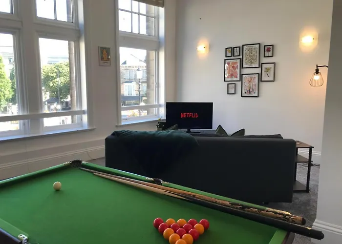 Royal Retreat - Free Parking Nearby Ultra Fast Wifi Harrogate